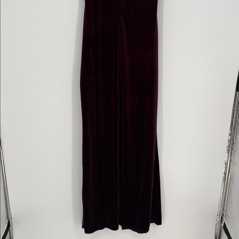 Club L London LONG BURGUNDY VELVET DRESS WITH HIGH NECK AND SIDE SLIPPING size 8 - Picture 12 of 15